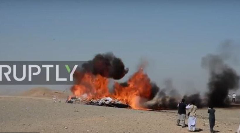 Στο Αφγανιστάν κατέστρεψαν με τη μία 13 τόνους ναρκωτικών – Δείτε σε βίντεο πως